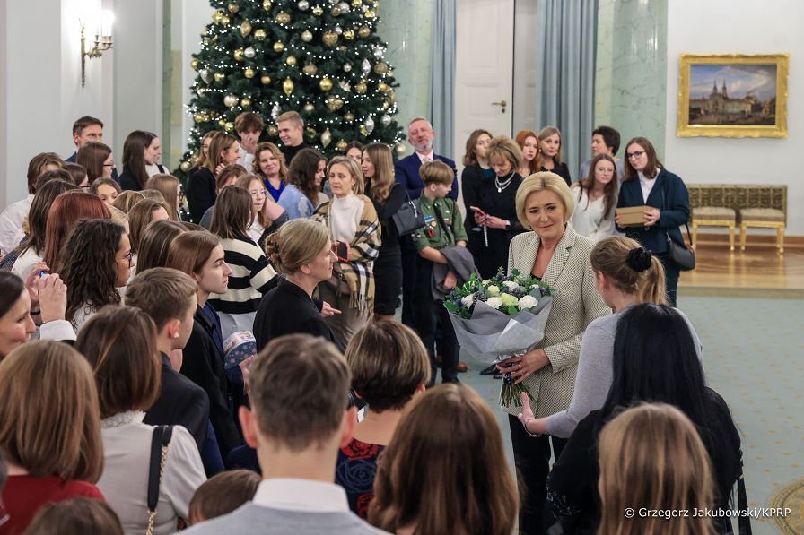 004_Agata_Kornhauser_Duda_wolontariuasze_Fundacja_Swietego_Mikolaja_20231205_GJA_9866.jpg