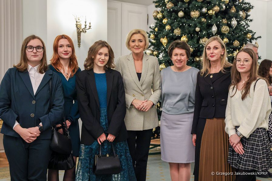 006_Agata_Kornhauser_Duda_wolontariuasze_Fundacja_Swietego_Mikolaja_20231205_GJA_9887.jpg