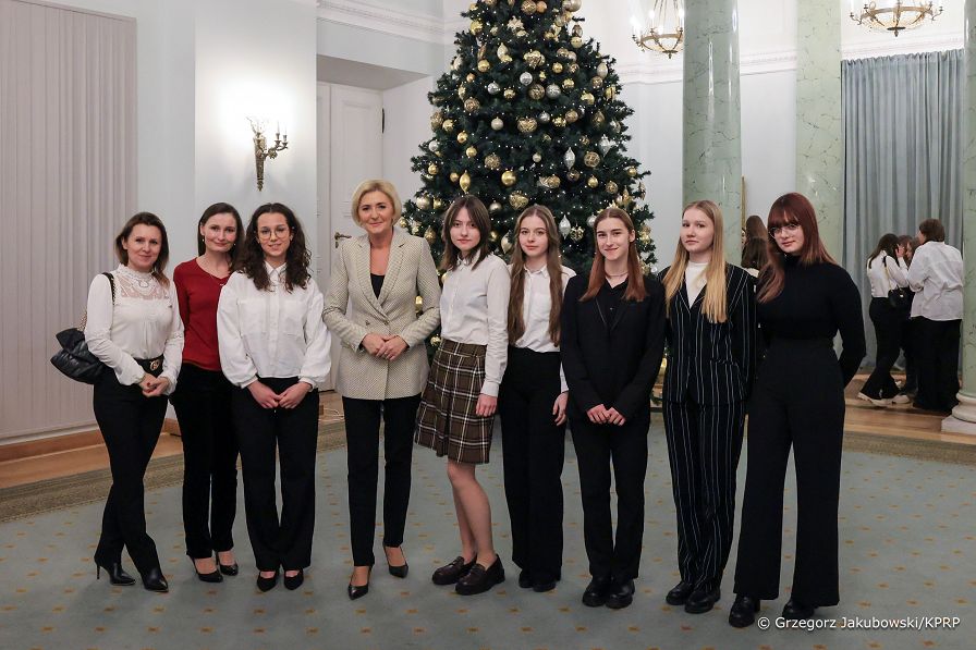 009_Agata_Kornhauser_Duda_wolontariuasze_Fundacja_Swietego_Mikolaja_20231205_GJA_9978.jpg