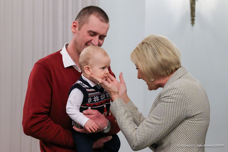 011_Agata_Kornhauser_Duda_wolontariuasze_Fundacja_Swietego_Mikolaja_20231205_GJA_9999.jpg