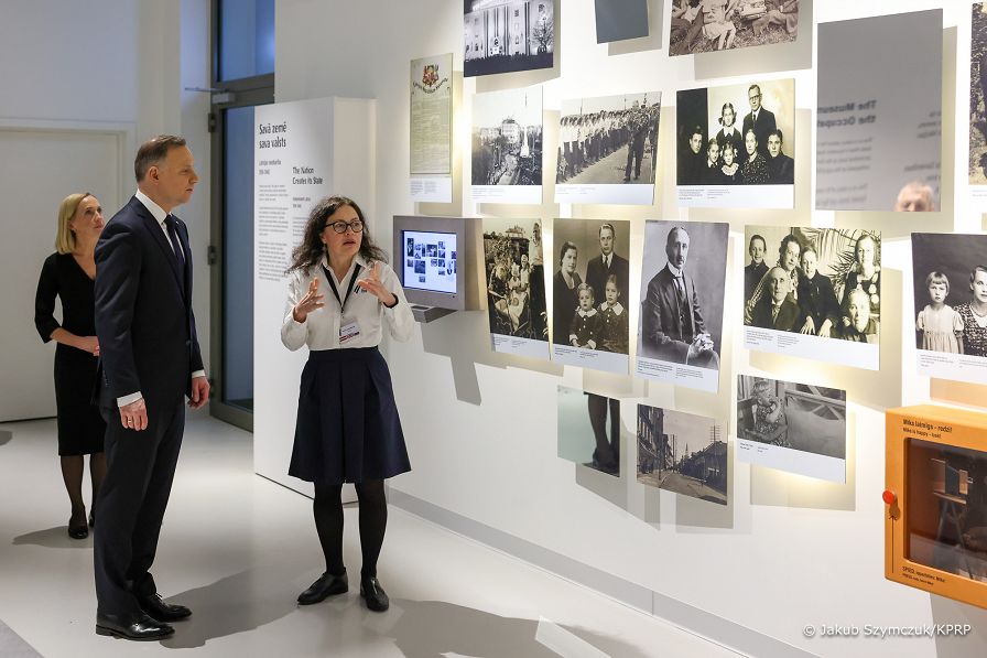 01_20230201_Andrzej_Duda_Lotwa_Muzeum_Okupacji_JSZ_0584.jpg