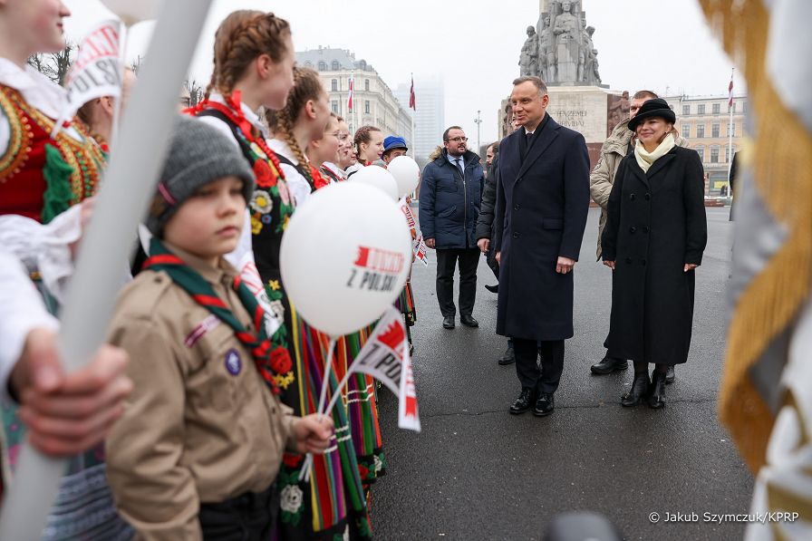33__Andrzej_Duda_zlozenie_wienca_Ryga_Lotwa_20230201_JSZ_0101.jpg