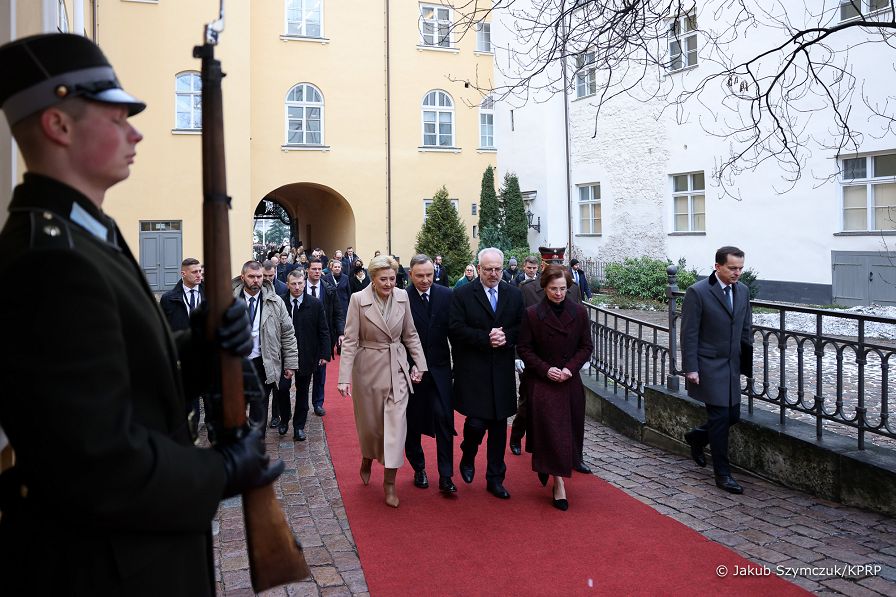 10__Andrzej_Agata_Duda_powitanie_Ryga_Lotwa_20230201_JSZ_9345.jpg