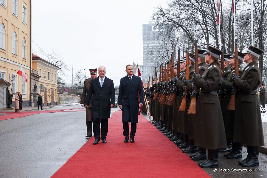 08__Andrzej_Agata_Duda_powitanie_Ryga_Lotwa_20230201_JSZ_9274.jpg