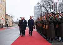 08__Andrzej_Agata_Duda_powitanie_Ryga_Lotwa_20230201_JSZ_9274.jpg