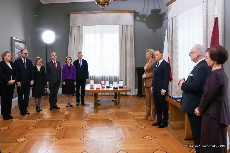 19__Andrzej_Agata_Duda_powitanie_Ryga_Lotwa_20230201_JSZ_9674.jpg