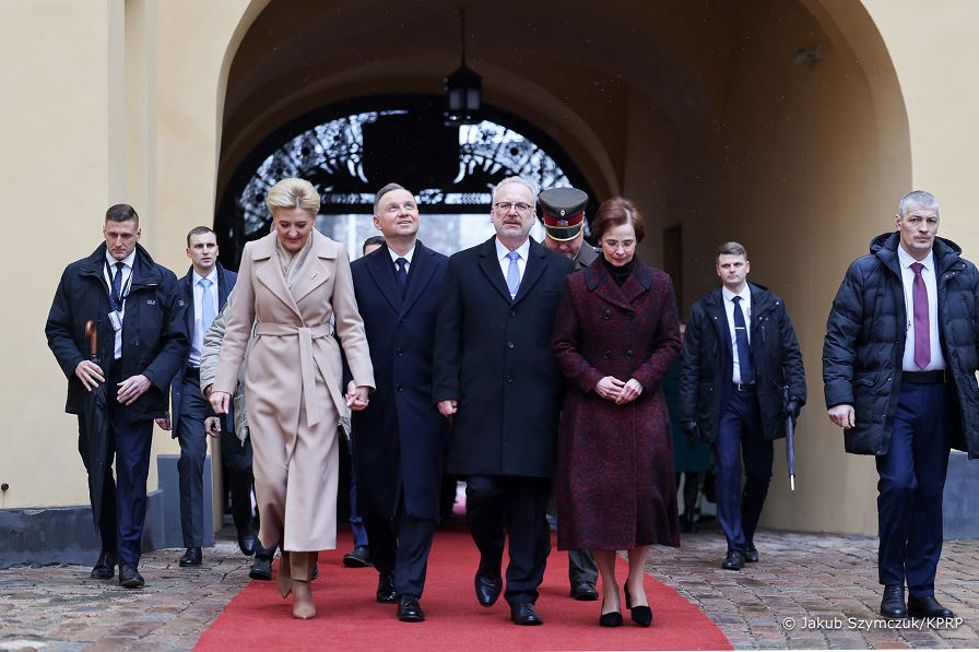 09__Andrzej_Agata_Duda_powitanie_Ryga_Lotwa_20230201_JS__7984.jpg