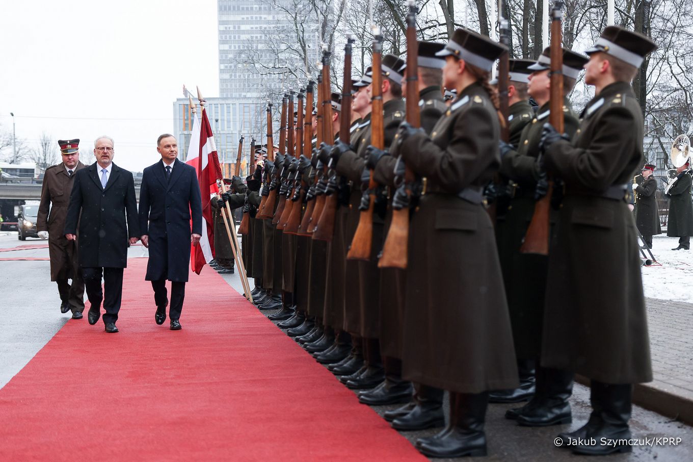 05__Andrzej_Agata_Duda_powitanie_Ryga_Lotwa_20230201_JSZ_9266.jpg