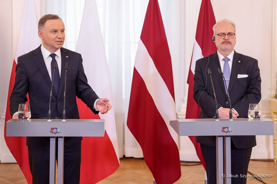 25__Andrzej_Duda_konferencja_prasowa_Ryga_Lotwa_20230201_JSZ_9928.jpg