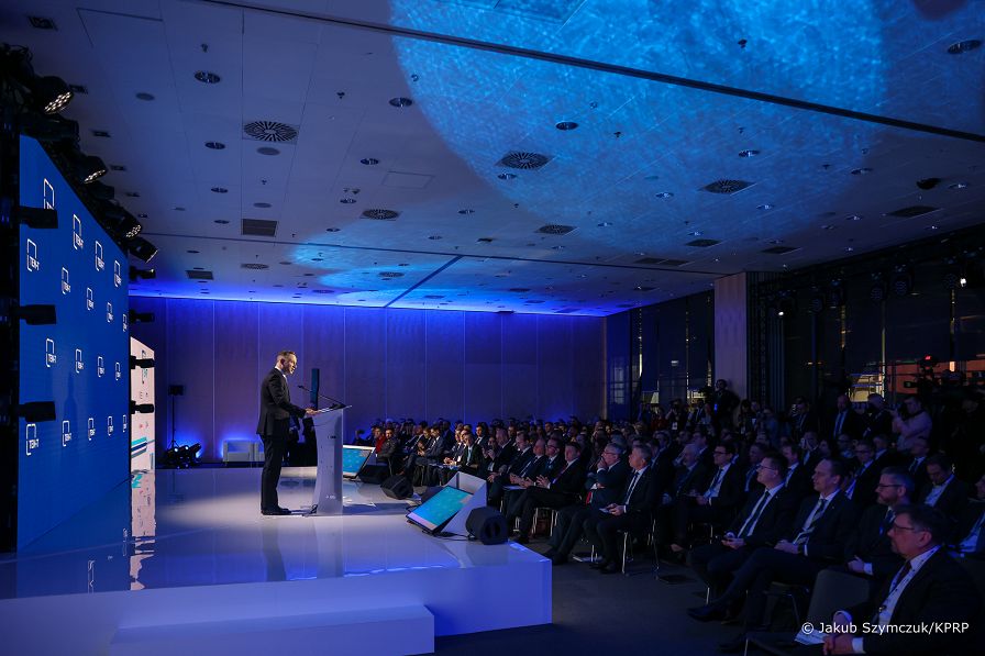 05_20230214_ndrzej_Duda_Konferencja_Europa_Karpat_Logistyka_JSZ_1287.jpg