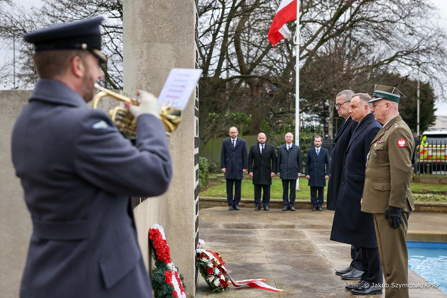 02_20230216_Andrzej_Duda_Londyn_Pomnik_Lotnikow_Polskich_JSZ_2047.jpg