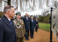 03_20230216_Andrzej_Duda_Londyn_Pomnik_Lotnikow_Polskich_JSZ_2077.jpg