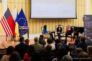 09_Agata_Kornhauser_konferencja_Waszyngton_20230228_GJB_8700_.jpg