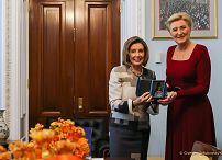 07_Agata_Kornhauser_Duda_Nancy_Pelosi_Waszyngton_20230228_GJB_7075_-2.jpg