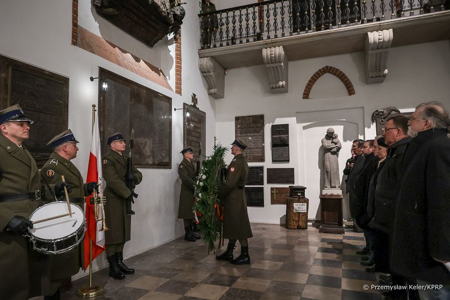 03_20230301_Minister_Szrot_Wieniec_Archikatedra_Epitafium_Zolnierze_Wykleci_PK1_5737.jpg
