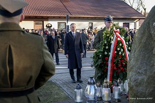 01_20230301_Andrzej_Duda_Sierpc_Wieniec_Pomnik_Nila_MB1_9780.jpg
