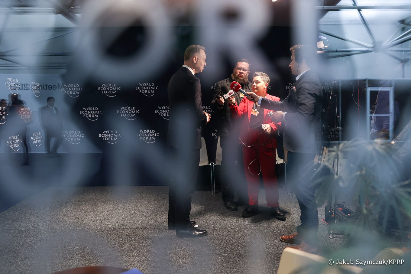 013_05__Andrzej_Duda_wypowiedz_media_Davos_20230117_JSZ_4730.jpg