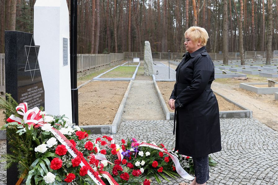 02__Grazyna_Ignaczak_Bandych_Cmentarz_Ofiar_Hitleryzmu_1939_1945_Jagiełla_Niechciałki _20230324_MB1_0331.jpg