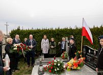 008_20230324_Grazyna_Ignaczak_Bandych_groby_Rodzin_Ratujacych_Zydow_MB1_0678.jpg