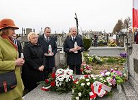 004_20230324_Grazyna_Ignaczak_Bandych_groby_Rodzin_Ratujacych_Zydow_MB1_0519.jpg