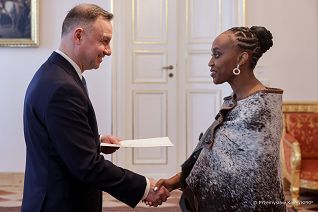 15__Andrzej_Duda_Senate_Barbara_Masupha_Ambasador_Krolestwa_Lesotho_20230327_PK1_7006.jpg