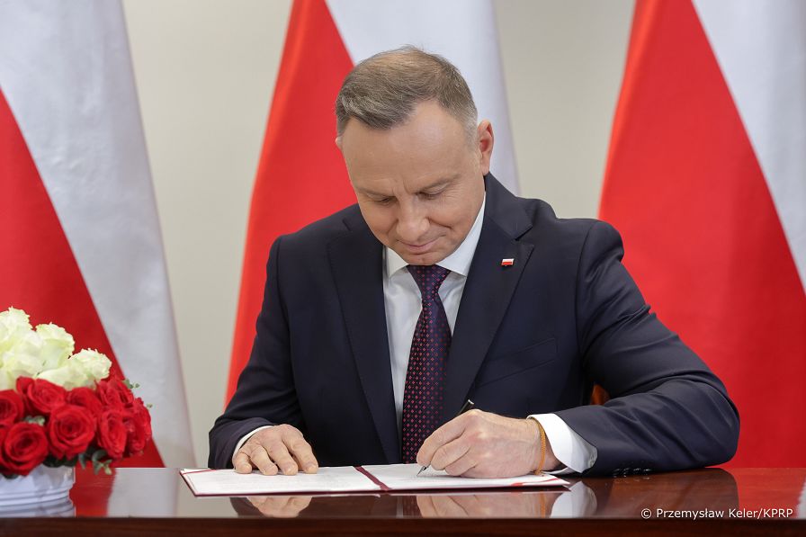 03__Andrzej_Duda_podpisanie_ustawy_Krajowa_Siec_Onkologiczna_Siedlce_20230330_PK2_9226.jpg