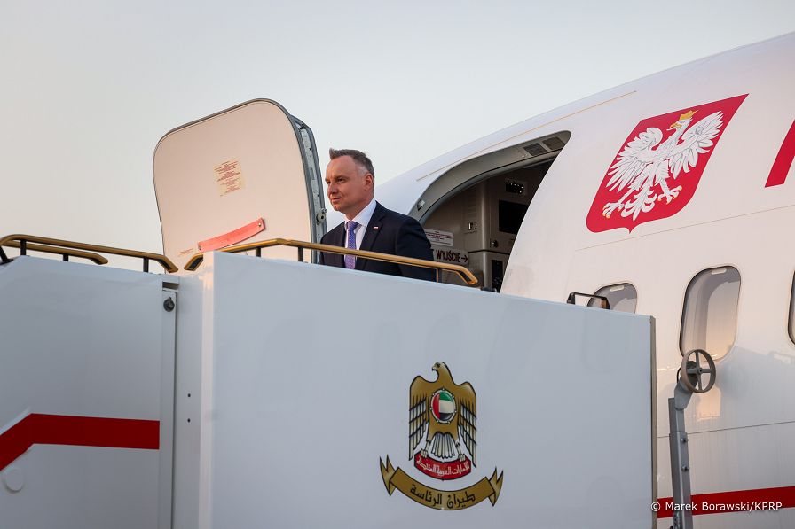 01_20230306_Andrzej_Duda_Abu_Zabi_Ladowanie_Minister_MB2_6457.jpg