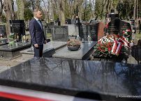 40__Andrzej_Duda_13_rocznica_katastrofy_smolenskiej_Powazki_Warszawa_20230410_PK1_2677.jpg