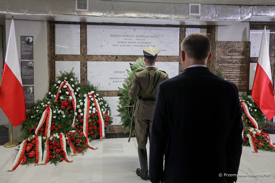 26__Andrzej_Duda_13_rocznica_katastrofy_smolenskiej_Warszawa_20230410_PK1_1676.jpg