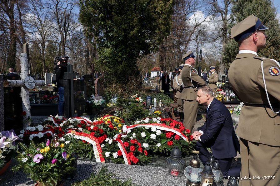 51__Andrzej_Duda_13_rocznica_katastrofy_smolenskiej_Warszawa_20230410_PK1_3168.jpg