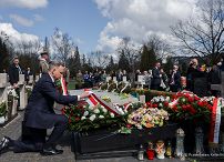 38__Andrzej_Duda_13_rocznica_katastrofy_smolenskiej_Powazki_Warszawa_20230410_PK1_2563.jpg