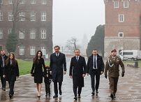 01__Andrzej_Duda_13_rocznica_katastrofy_smolenskiej_Krakow_20230410_PK2_6755.jpg