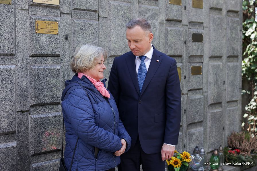 43__Andrzej_Duda_13_rocznica_katastrofy_smolenskiej_Powazki_Warszawa_20230410_PK1_2824.jpg