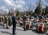 36__Andrzej_Duda_13_rocznica_katastrofy_smolenskiej_Powazki_Warszawa_20230410_PK1_2474.jpg