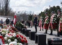 33__Andrzej_Duda_13_rocznica_katastrofy_smolenskiej_Powazki_Warszawa_20230410_PK2_7168.jpg