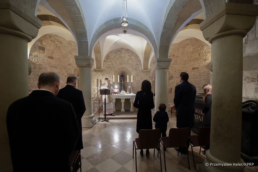 03__Andrzej_Duda_13_rocznica_katastrofy_smolenskiej_Krakow_20230410_PK2_6770.jpg