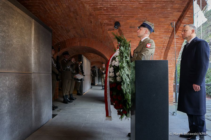 01__Andrzej_Duda_Dzien_Pamieci_Ofiar_Zbrodni_Katynskiej _20230413_MB1_3267.jpg