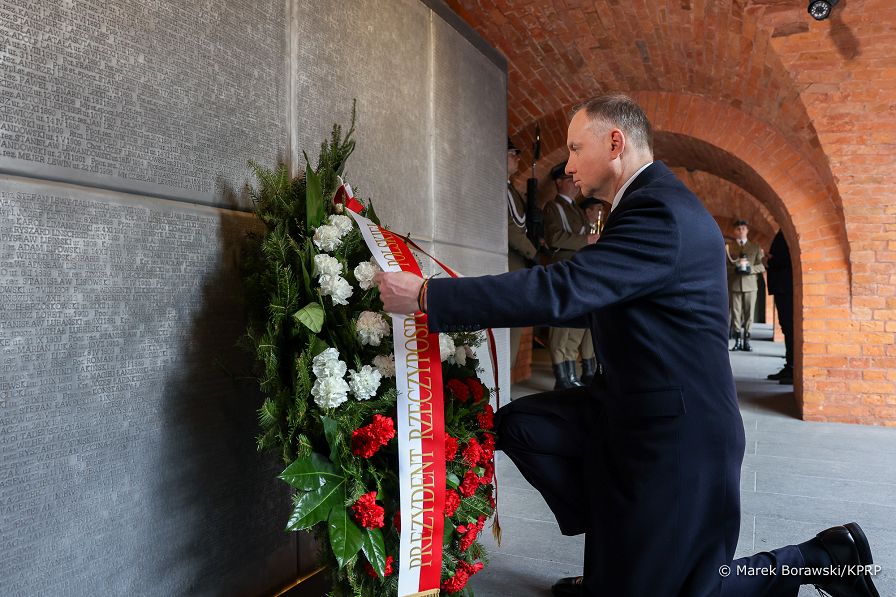 02__Andrzej_Duda_Dzien_Pamieci_Ofiar_Zbrodni_Katynskiej _20230413_MB1_3282.jpg