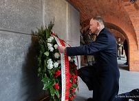 02__Andrzej_Duda_Dzien_Pamieci_Ofiar_Zbrodni_Katynskiej _20230413_MB1_3282.jpg