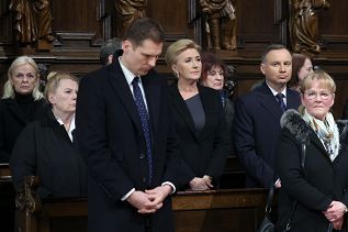 01__Andrzej_Duda_obchody_13_rocznicy_Katastrofy_Smolenskiej_20230416_MB2_0355.jpg