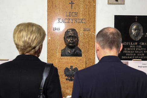 05__Andrzej_Duda_obchody_13_rocznicy_Katastrofy_Smolenskiej_20230416_MB1_4177.jpg