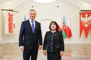 04__Andrzej_Duda_Sahiba_Gafarowa_przewodniczaca_Zgromadzenia_Narodowego_Azerbejdzanu_20230418_MB1_4459.jpg