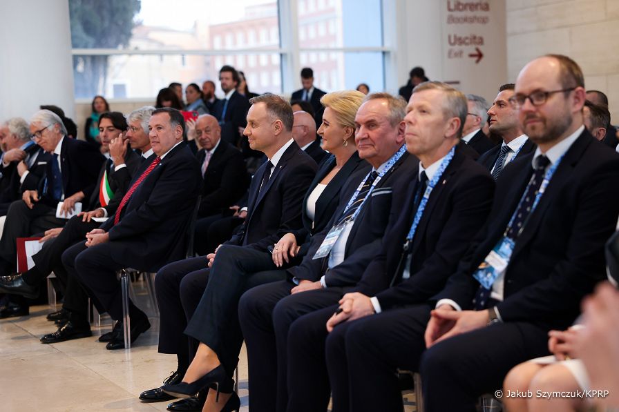 15__Andrzej_Agata_Duda_Przekazanie_Ognia_Pokoju_Rzym_20230403_IMGM9443.jpg