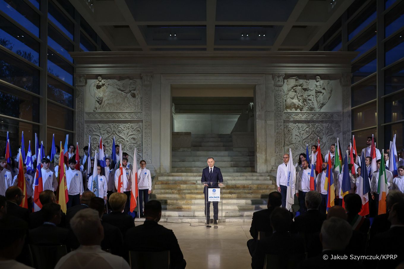 16__Andrzej_Agata_Duda_Przekazanie_Ognia_Pokoju_Rzym_20230403_IMGM9475.jpg