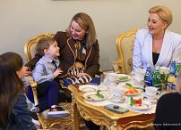 007_20230404_Agata_Kornhauser_Duda_Spotkanie_Rodzina_Holden_GJA_3668.jpg