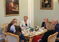 002_20230404_Agata_Kornhauser_Duda_Spotkanie_Rodzina_Holden_GJA_3277.jpg