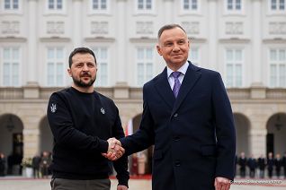 14__Andrzej_Agata_Duda_Wolodymyr_Zelenski_powitanie_20230405_GJA_4182.jpg