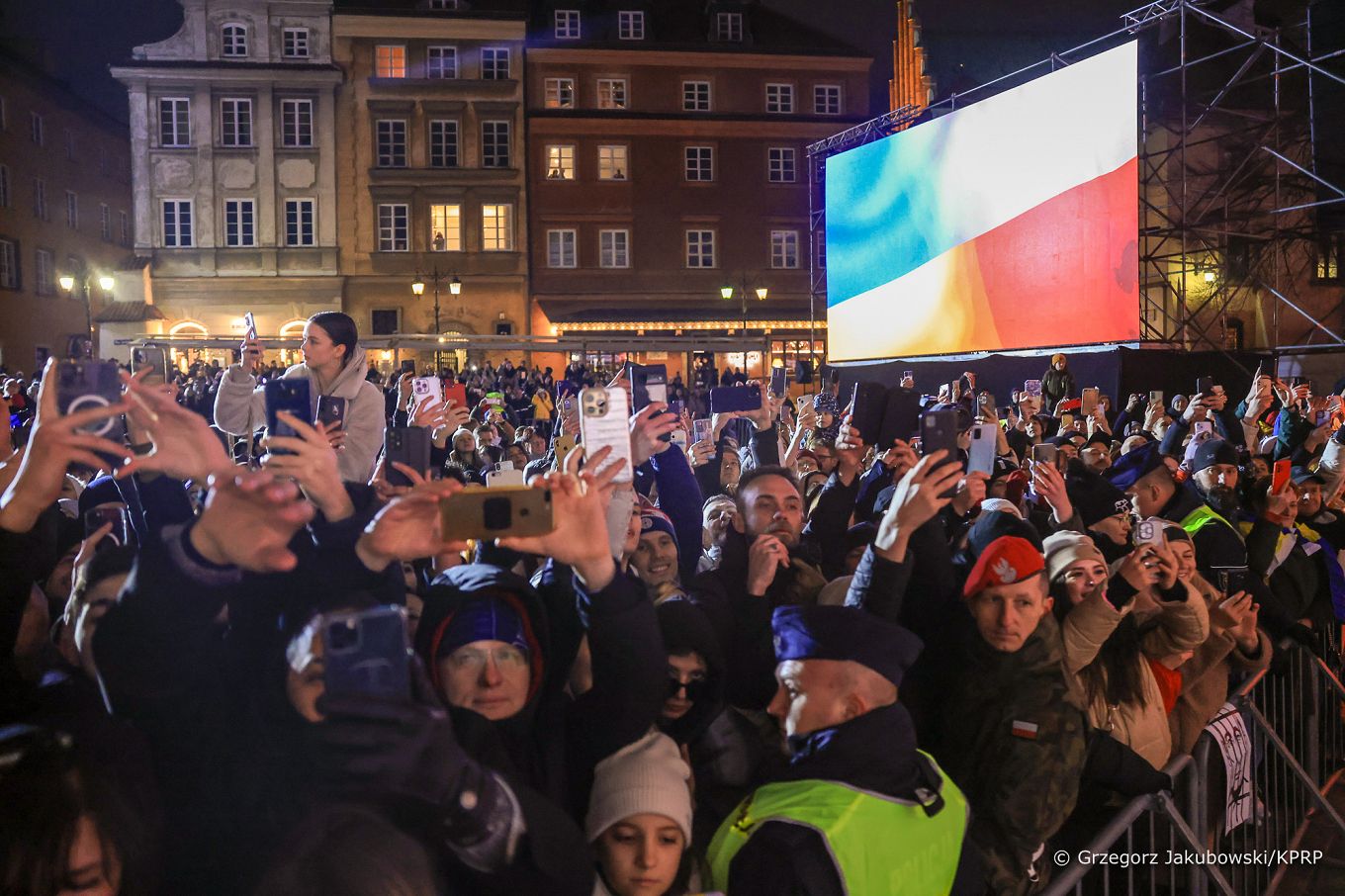 040_20230405_Pary_Prezydenckie_Wyjscie_Zamek_GJA_7615.jpg