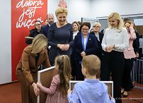 004_20230405_Agata_Kornhauser_Duda_Olena_Zelenska_Centrum_Pomocy_Migrantom_GJA_5636.jpg