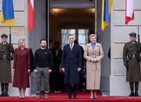 15__Andrzej_Agata_Duda_Wolodymyr_Zelenski_powitanie_20230405_GJB_3708.jpg